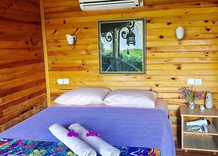 Ξενοδοχείο Palmira Bungalow & Camping